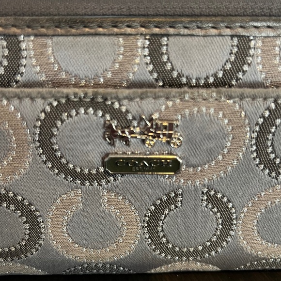 Coach Zip Around Wallet Wristlet Silver/Gray Optic C  - Picture 2 of 16